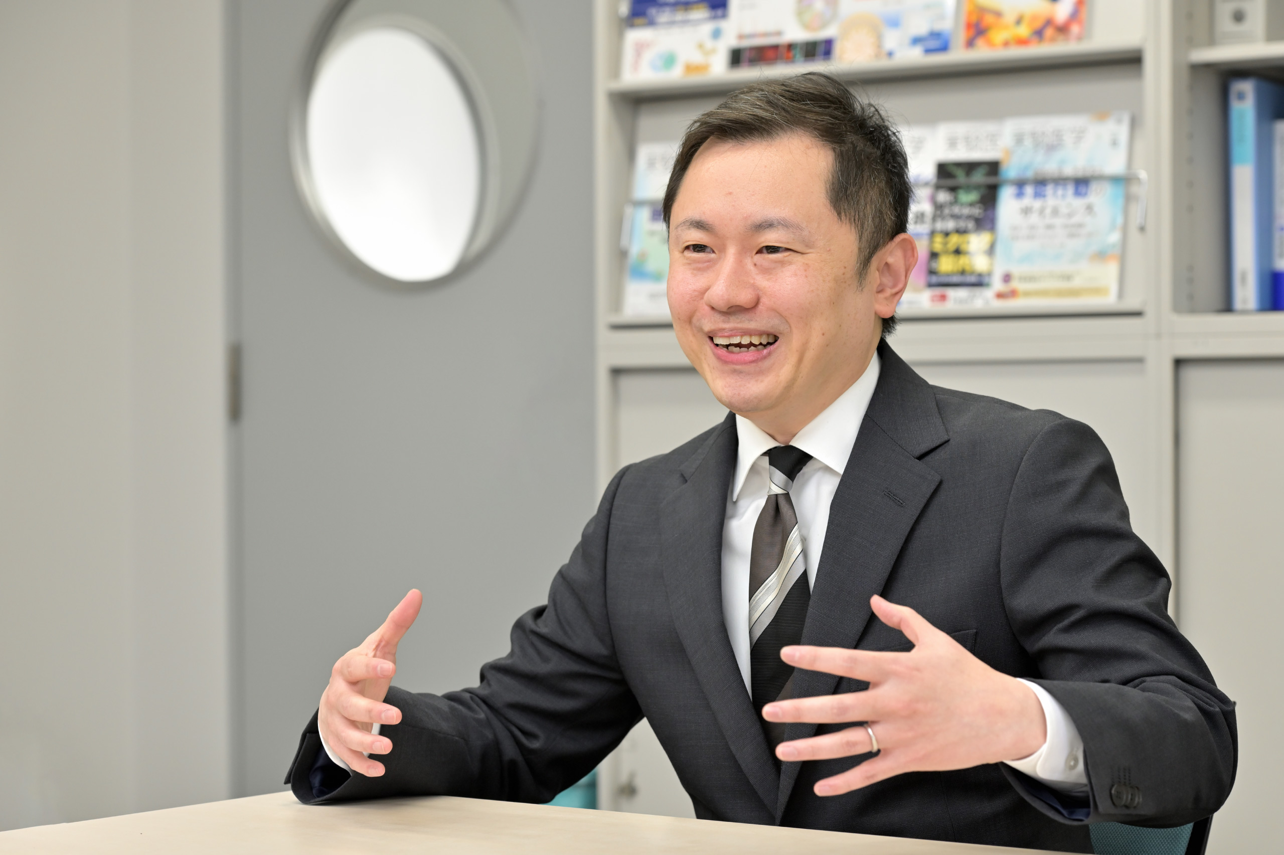 マクロファージが組織の恒常性を維持する仕組みの理解を目指す<br />
─分子遺伝医学分野─