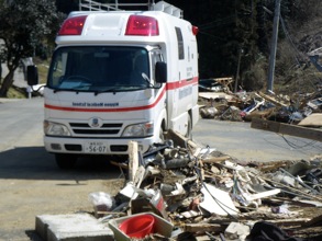 【写真】現地で活躍する日本医科大学付属病院の多目的医療支援車