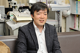 生化学・分子生物学(分子遺伝学) 岡田 尚巳 大学院教授